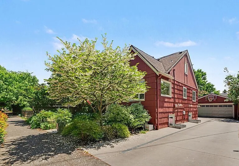 351 NW 84th St — Photo 34