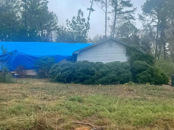 811 Waldroup Ave, Douglas, GA 31535