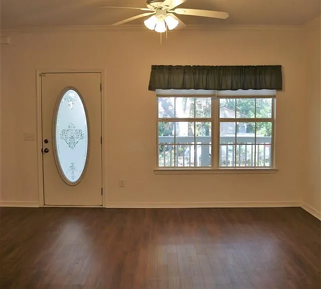 5726 Fair Oak Ln — Photo 2