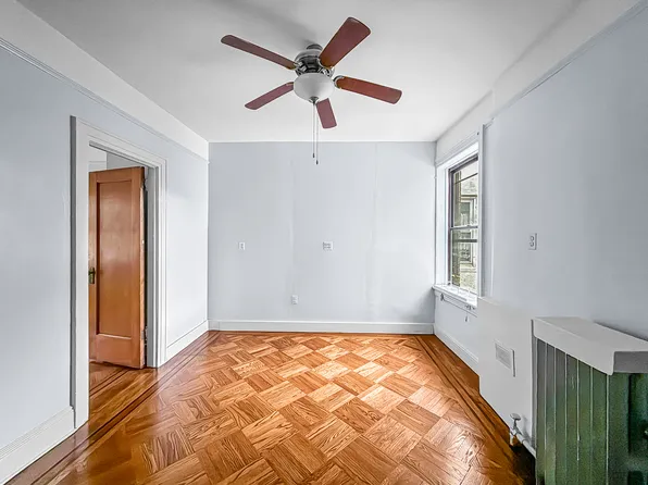 425 Senator Street image 4 of 9