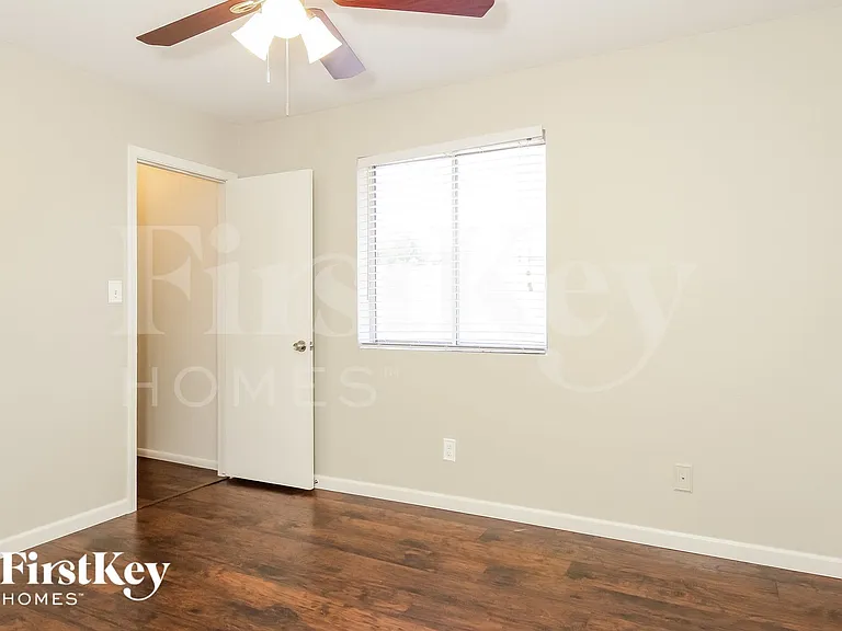 18630 N 17th Ave — Photo 11