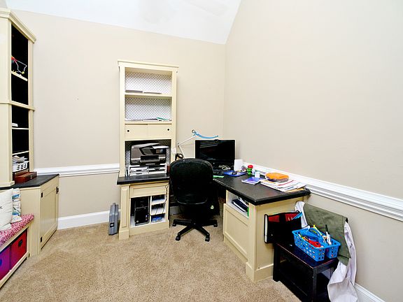 2nd image of 2225 Laver Ln