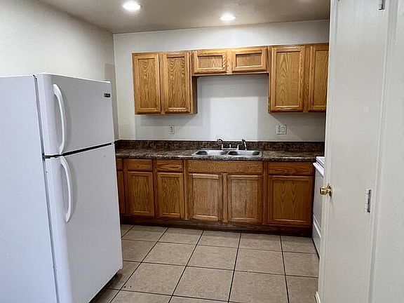 3rd image of 1597 W Mountain View Rd APT 5