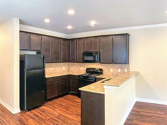 5th image of 293 Woodland Hills Dr #B