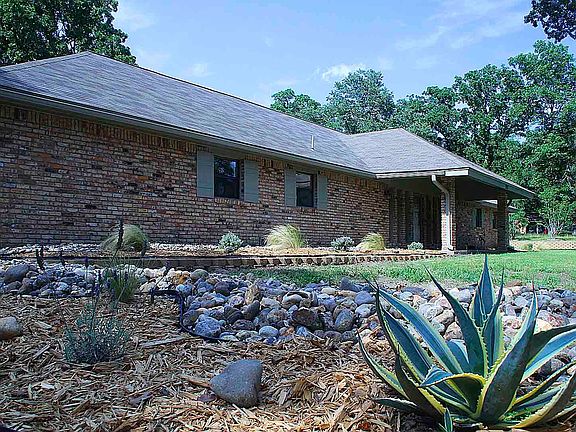 3rd image of 207 Brentwood Dr
