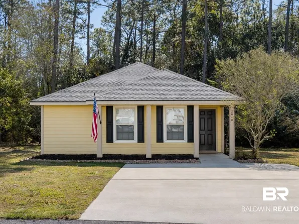 2010 Ridgewood Dr, Lillian, AL 36549