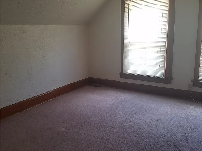 525 W Addison St — Photo 11