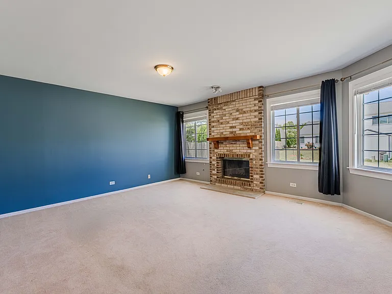 1371 E Braymore Cir — Photo 13