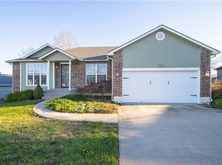1004 Fox Run Ct, Warrensburg, MO 64093