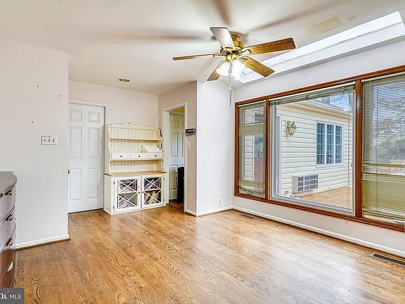 5th image of 9706 Ceralene Dr