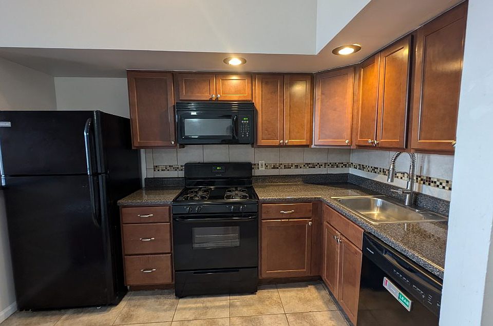 1st image of 2203 S 11th St Floor 2