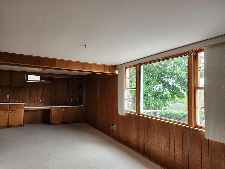 822 W Pleasant St — Photo 29