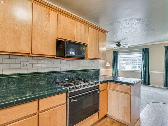 5th image of 315 W 34th St
