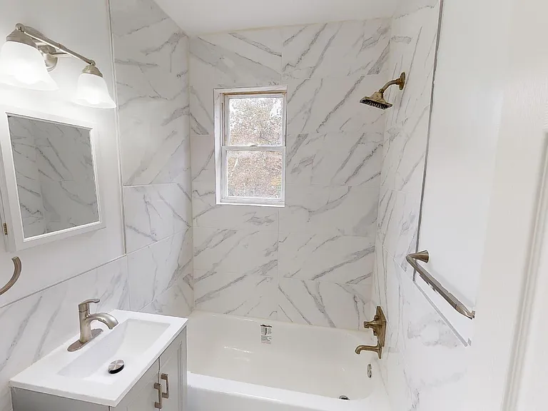 501 19th St NE #201A — Photo 6