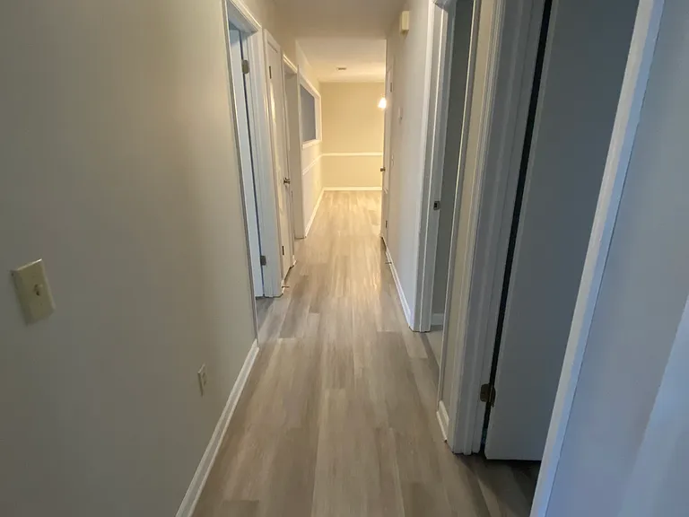 105 Maid Marian Ct — Photo 10