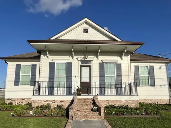 2917 Volpe Dr, Chalmette, LA 70043