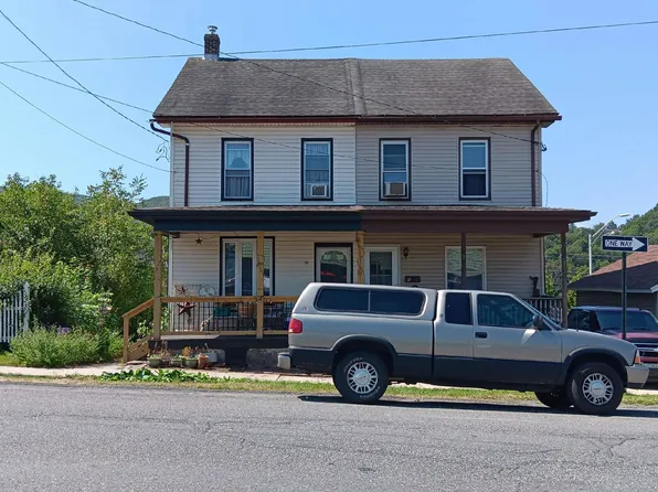 27 W 2nd St, Jim Thorpe, PA 18229