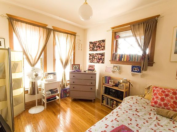 4th image of 854 W Waveland Ave APT 3
