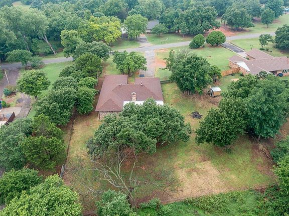 2nd image of 8416 Huckleberry Rd