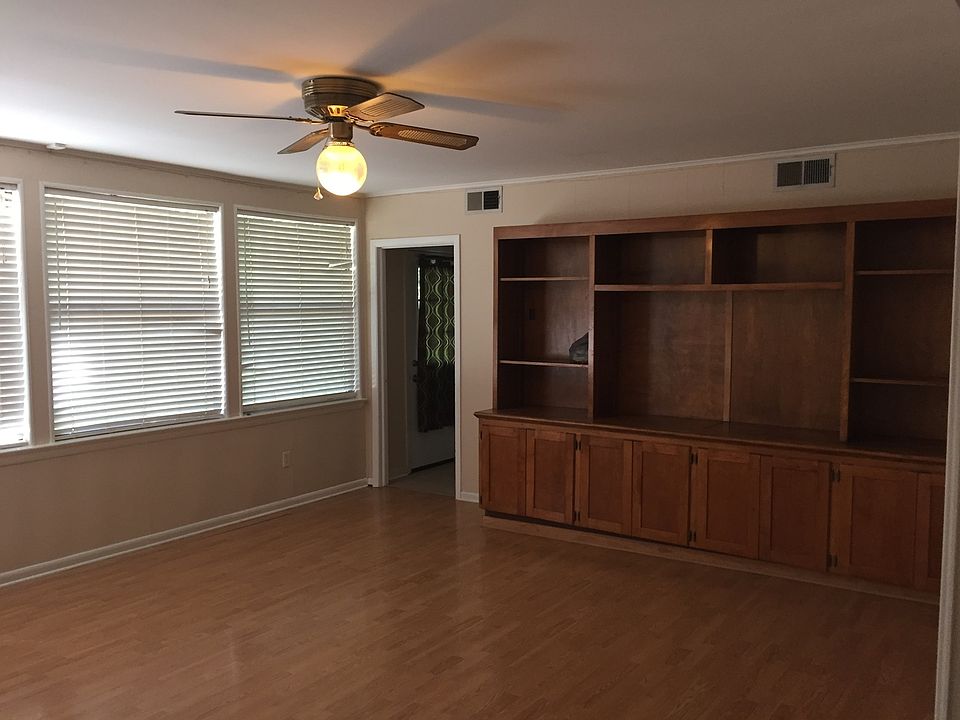 2nd image of 684 Wylie Dr