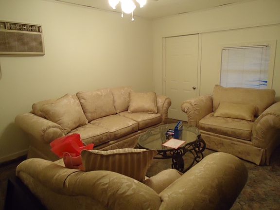 5th image of 1051 Westwood Dr