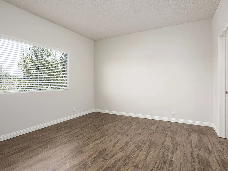 5709 Kester Ave #7 — Photo 13