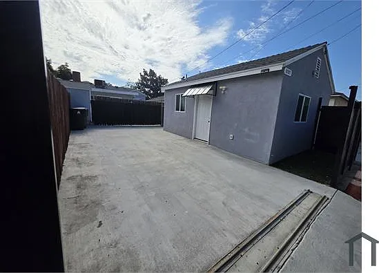 6505 White Oak Ave