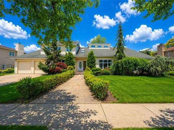 16 Gilroy St, Staten Island, NY 10309