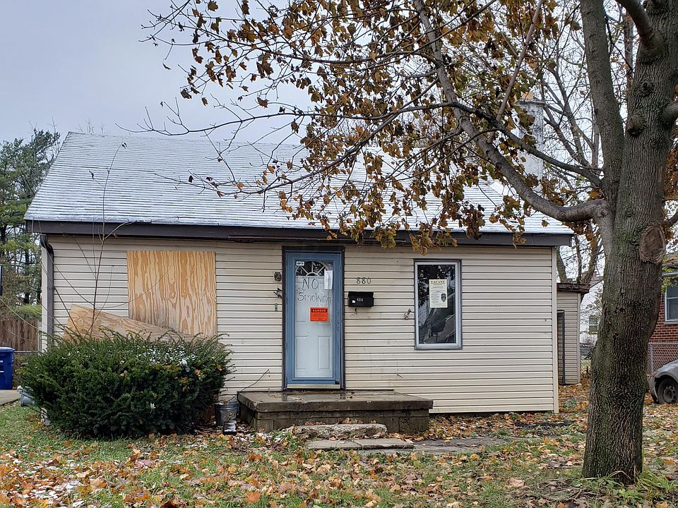 2nd image of 880 E North Broadway