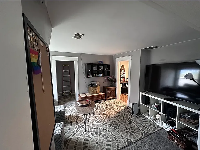 729 College Ave NE #2 — Photo 17