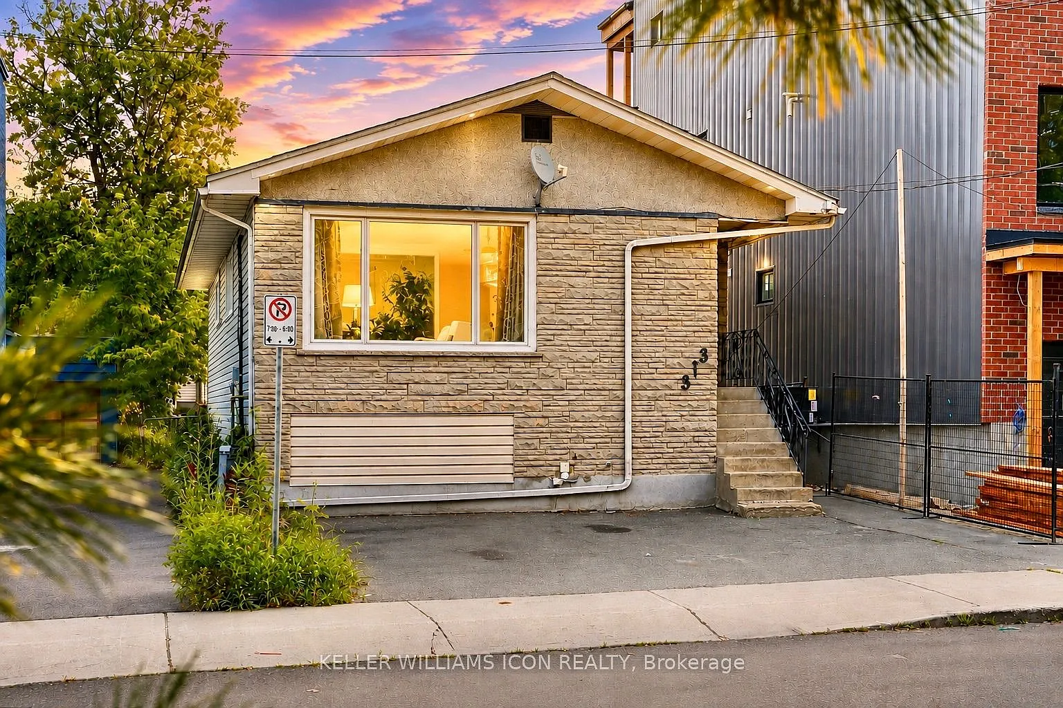 3 bed, $2,200 — Photo 1