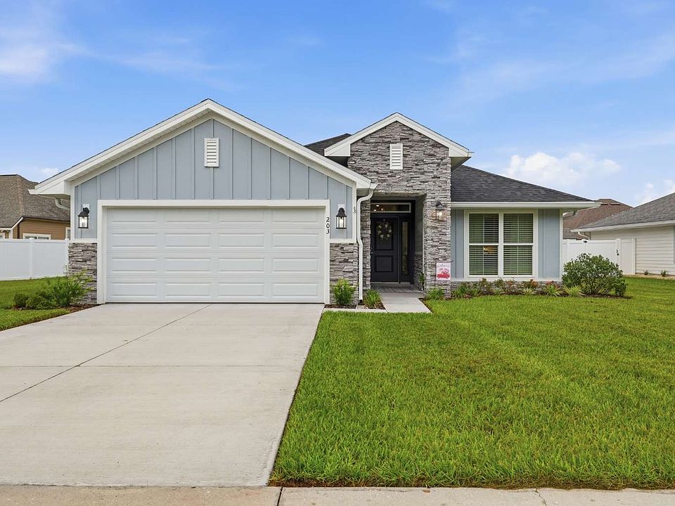1st image of 203 SW Silver Palm Dr