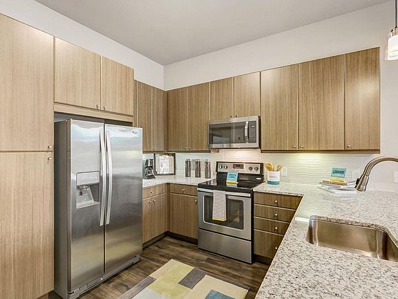 5th image of 3301 Oak Grove Ave #514