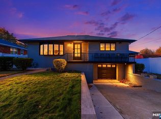 1107 Fairview Ln, Fort Lee, NJ 07024