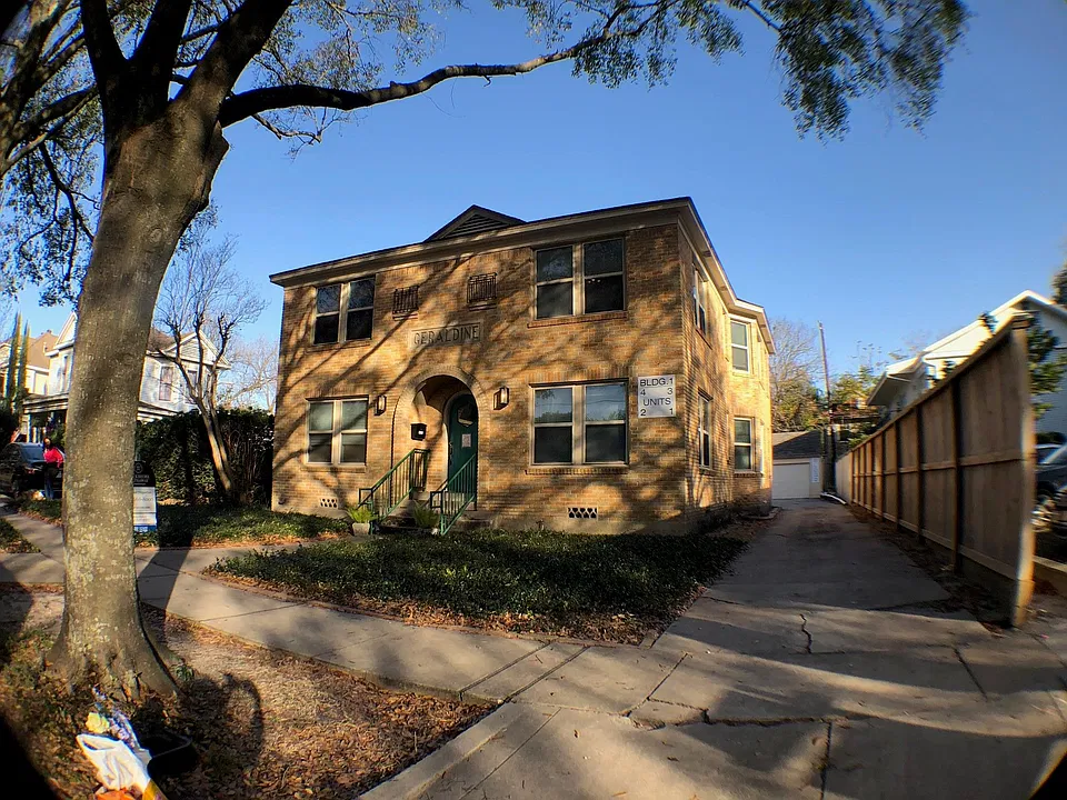 312 Hawthorne St #1