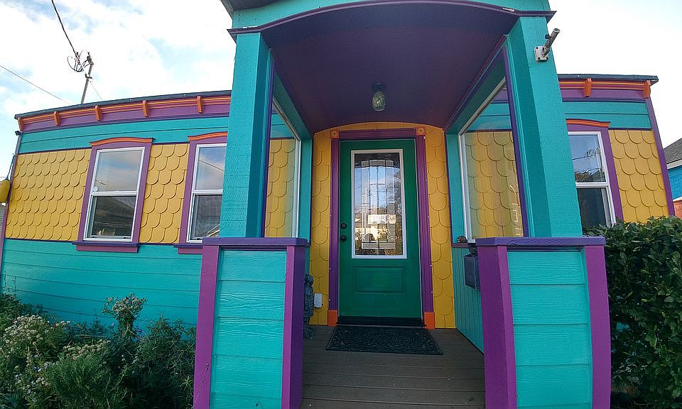 1st image of 434 E St