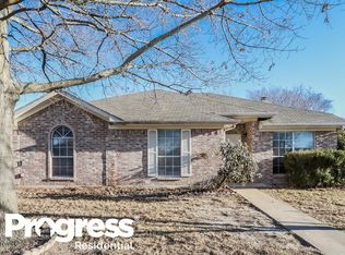 1016 Canterbury Trl, Desoto, TX 75115