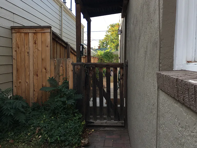 149 S Corona St — Photo 2