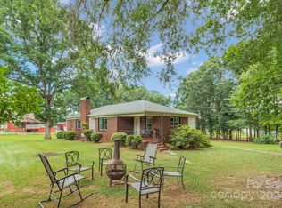 3464 Old Catawba Rd, Claremont, NC 28610