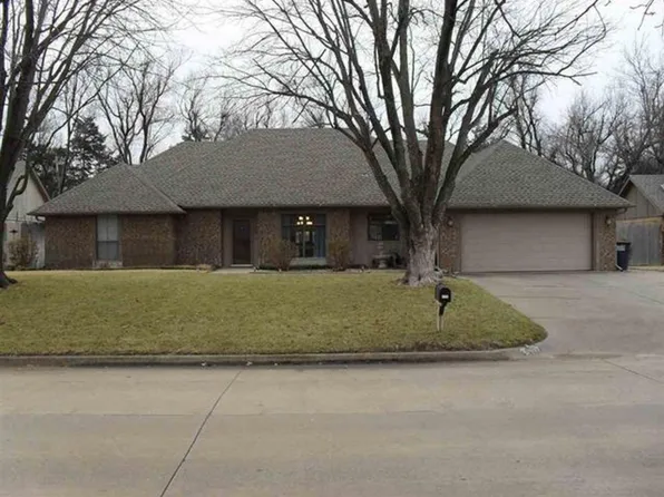 4107 Country Club Dr, Enid, OK 73703