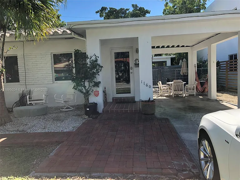 1160 SW 22nd Ter — Photo 22