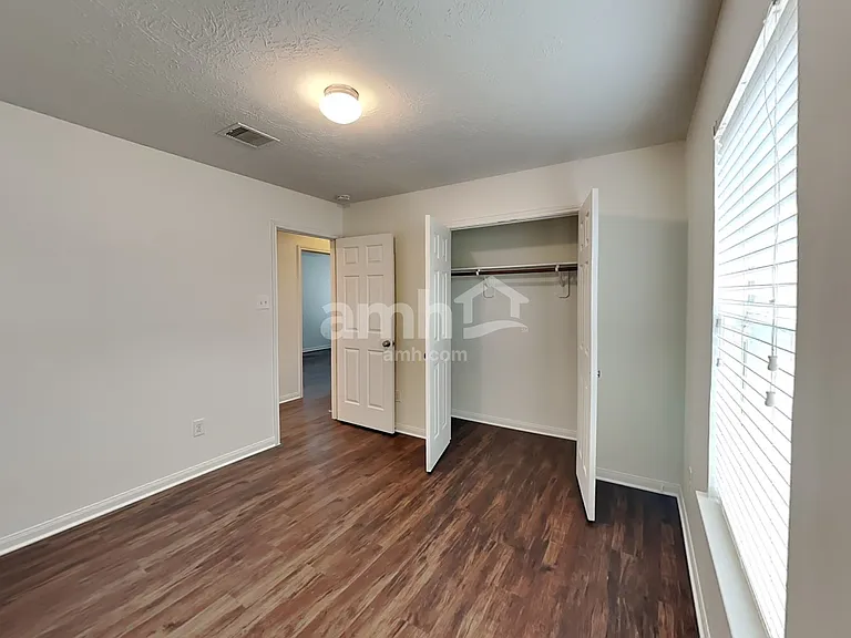 3919 Hawthorn Glen Ct — Photo 20
