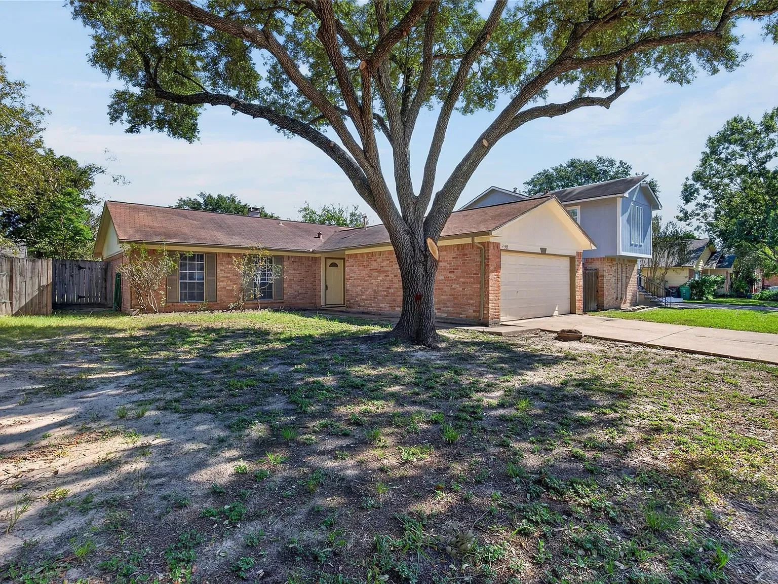 3 bed, 2.0 bath, 1381 sqft, $1,850 — Photo 2