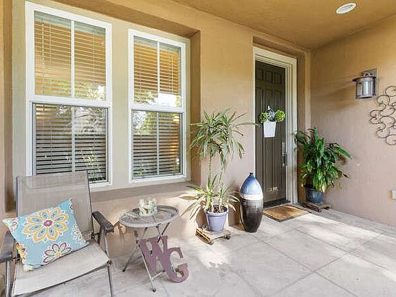 5th image of 701 Iris Gardens Ct