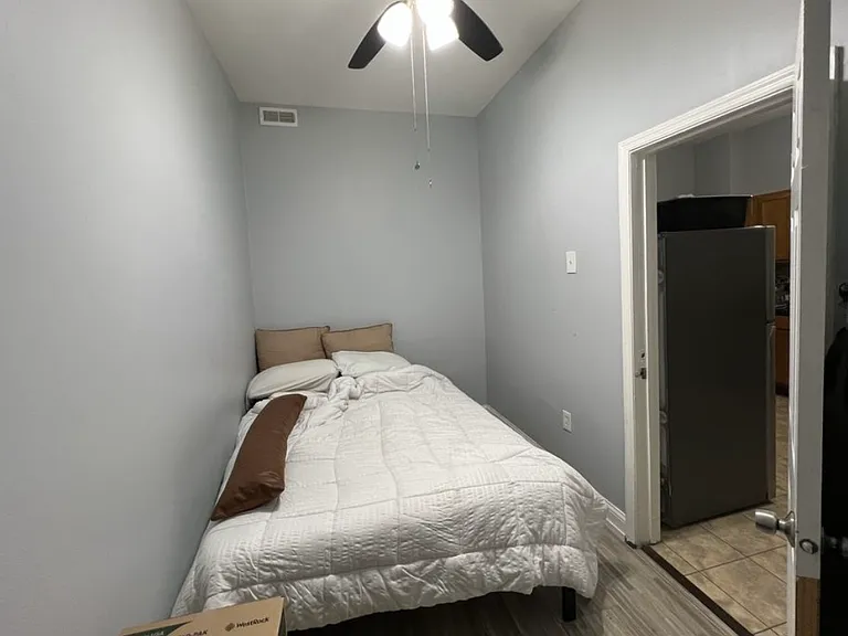 1955 W Chicago Ave #2F — Photo 6