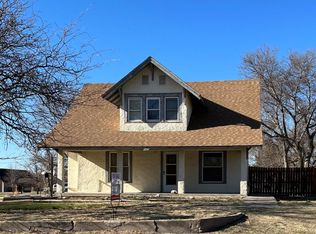 141 East St, Phillipsburg, KS 67661