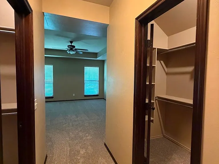 1060 Lost Oak Dr — Photo 11