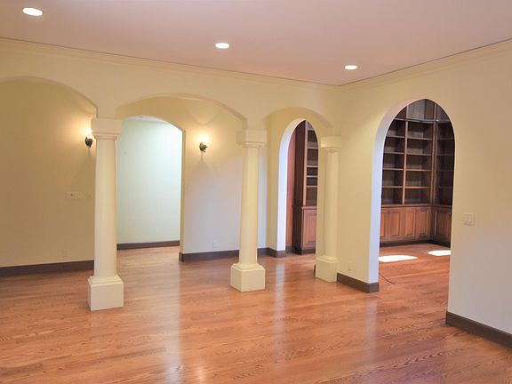 5th image of 423 Palm St