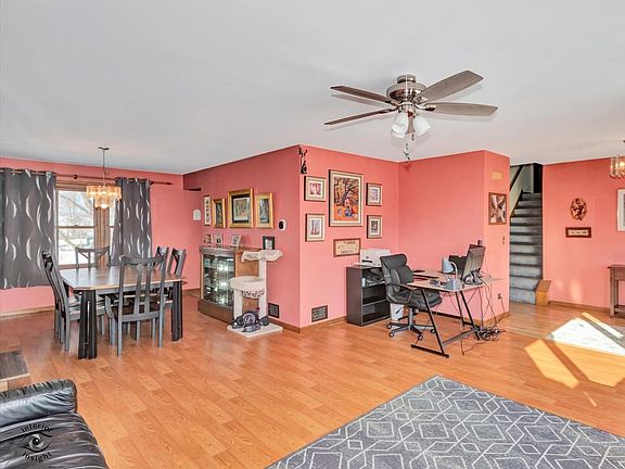 4th image of 618 Mendota Ln