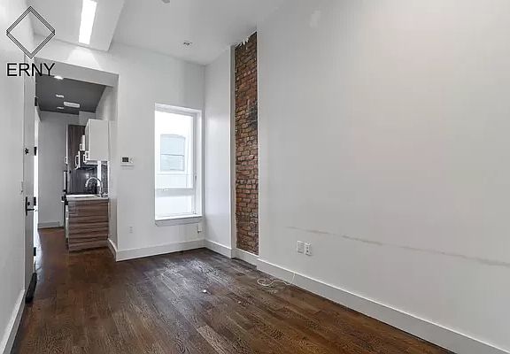 4th image of 489 Chauncey St #2Y